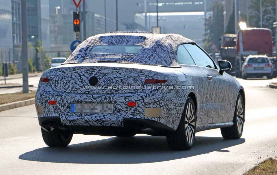 A look at the rear of the E-Class Cabrio