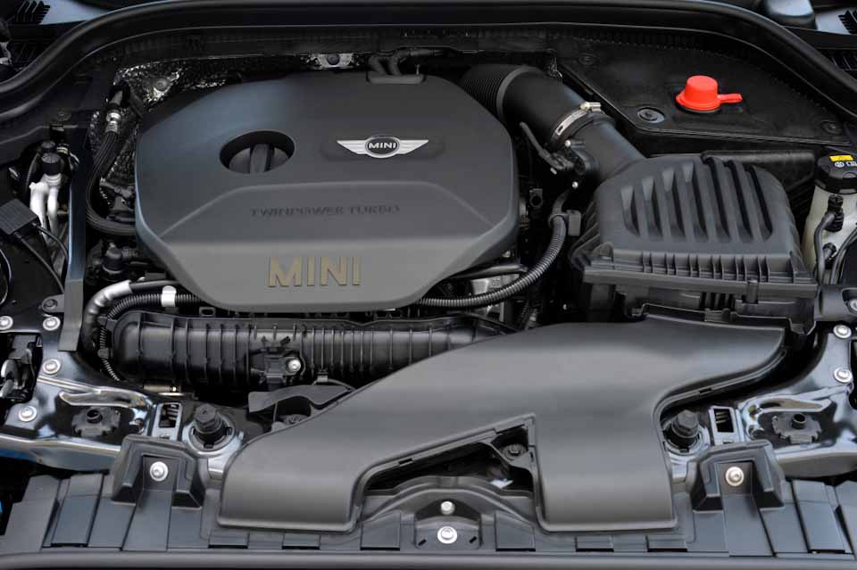 Mini Cooper Clubman JCW engine