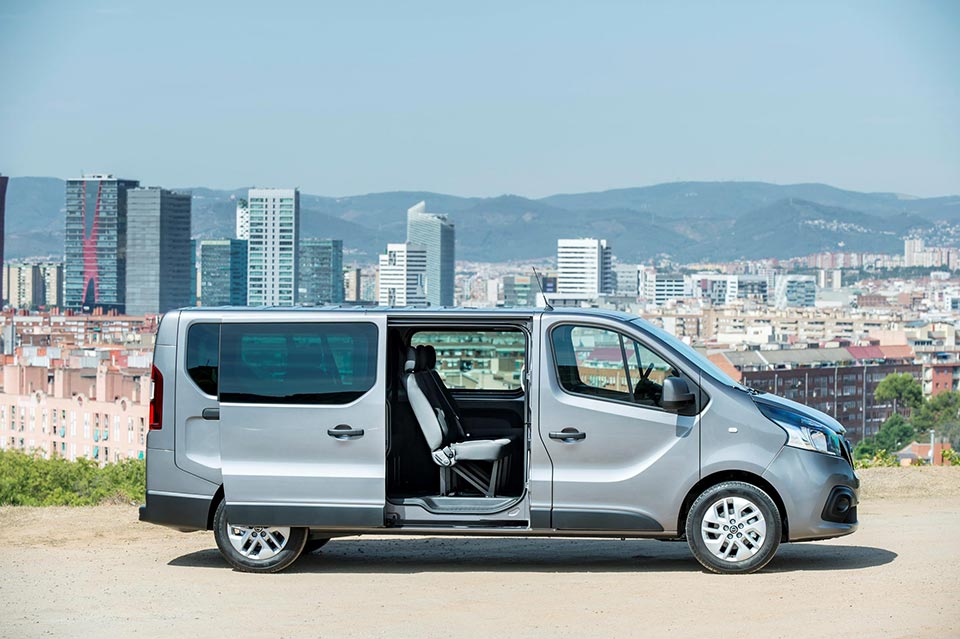 Side profile of the NV300 midsize van