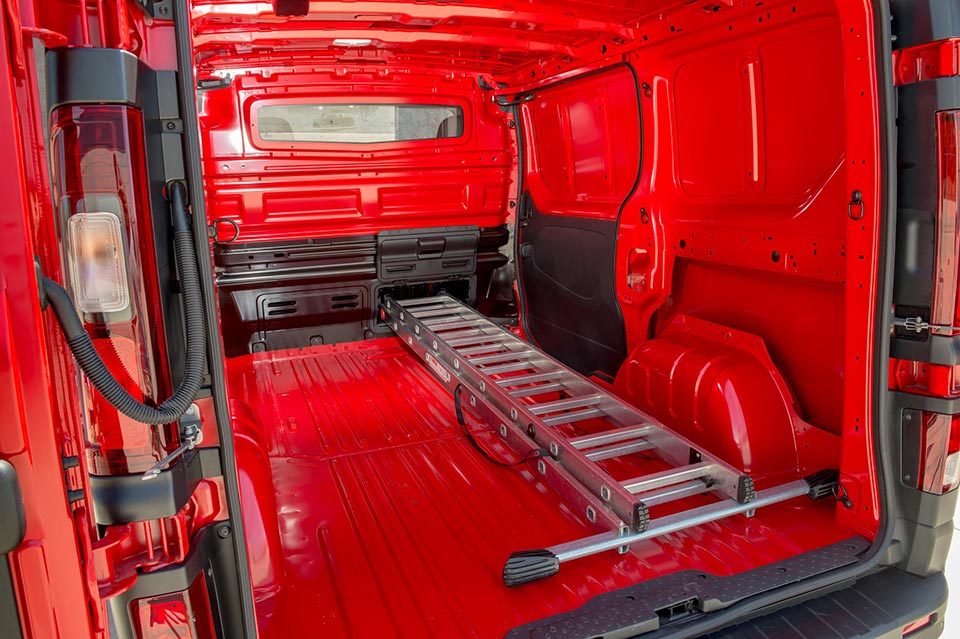 The cargo van spec of the NV300