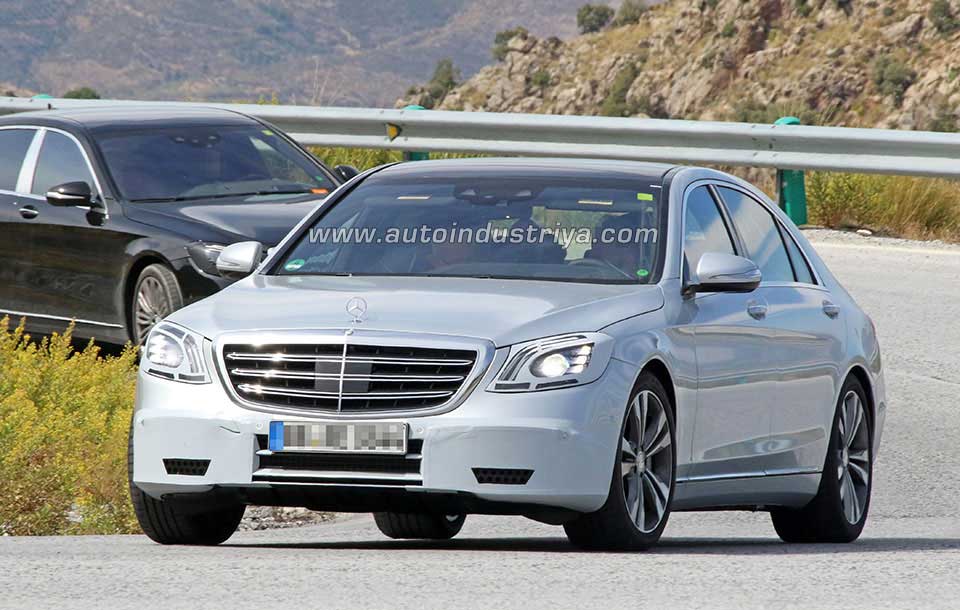 Mercedes-Benz S-Class facelift front quarter