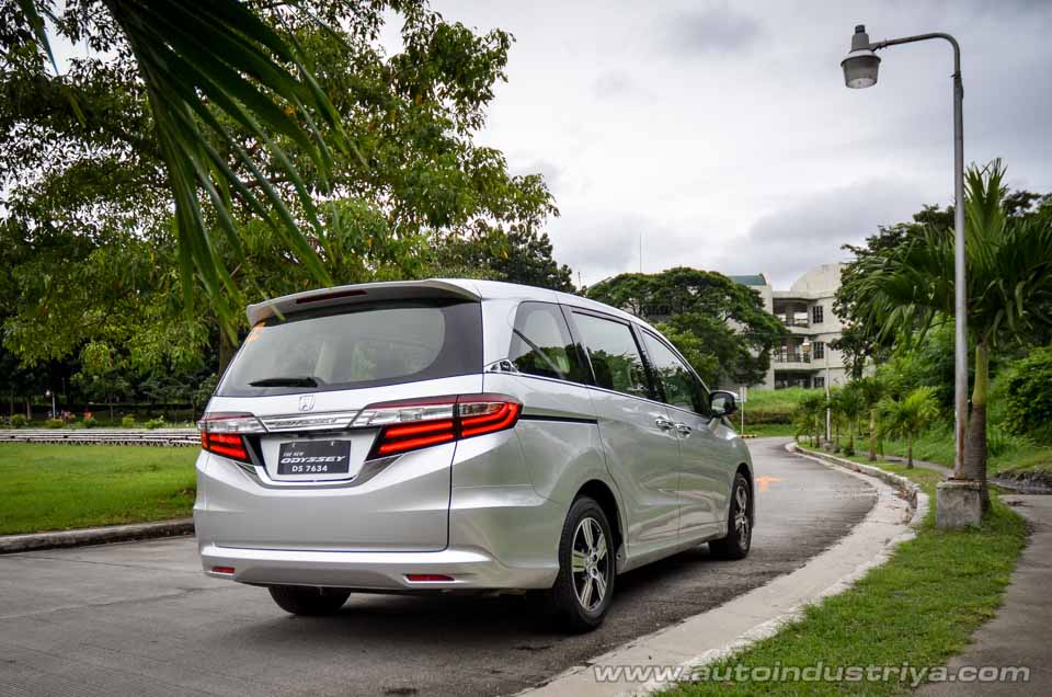 2016 Honda Odyssey EX rear