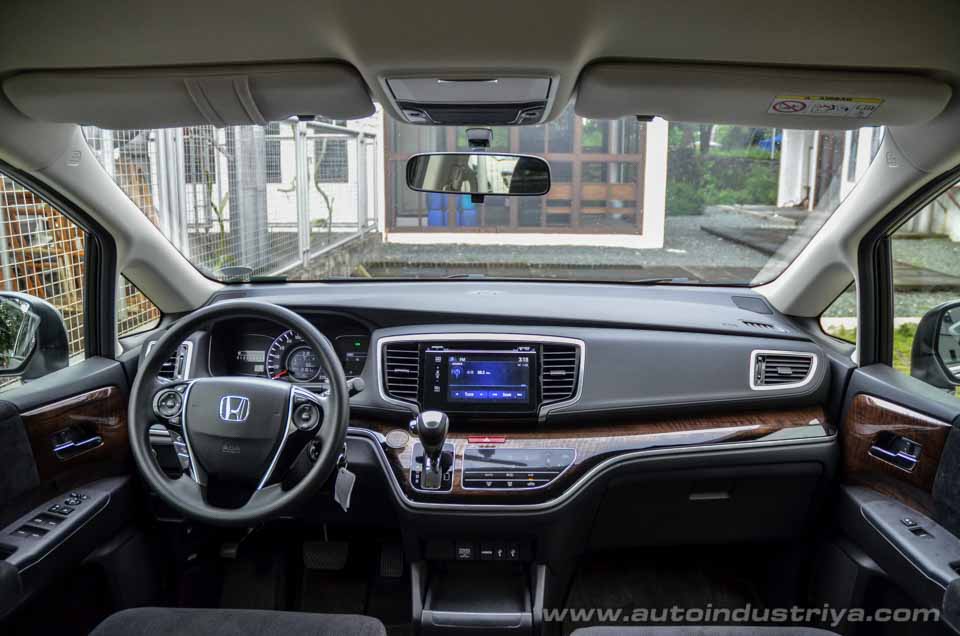 2016 Honda Odyssey EX interior