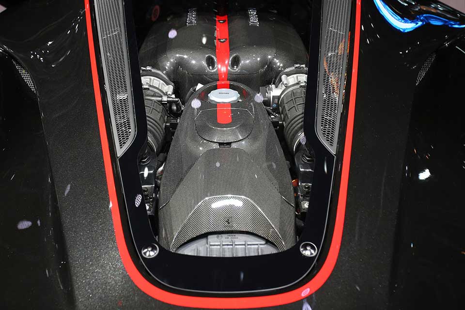 La Ferrari Aperta engine