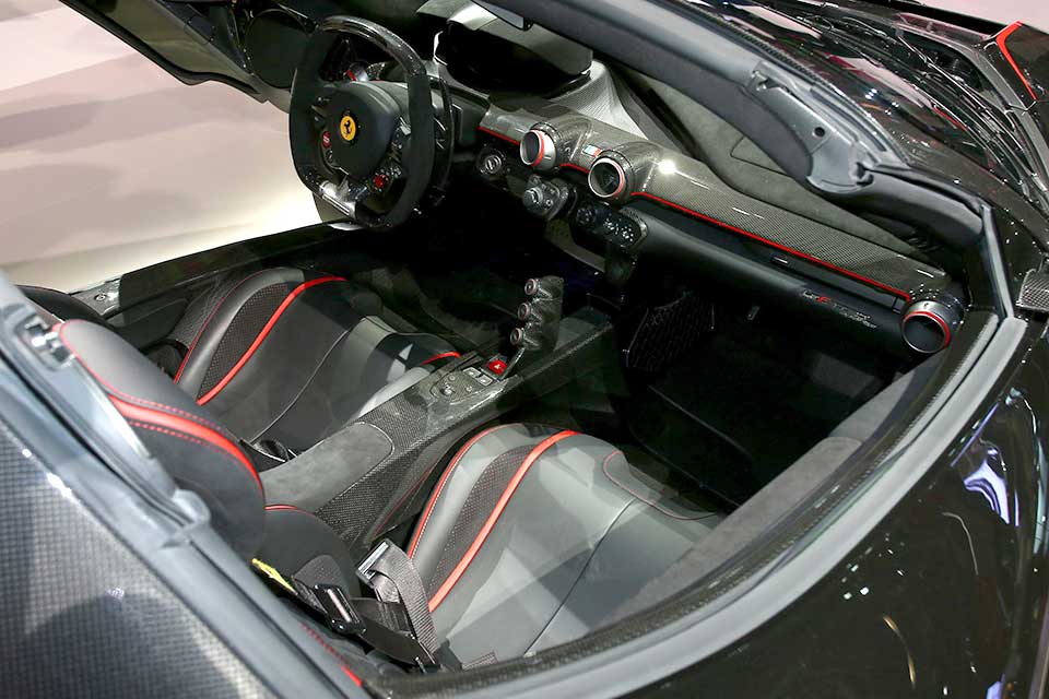 La Ferrari Aperta dashboard
