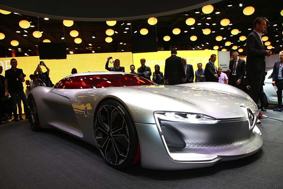 Front quarter of the Renault Trezor EV concept