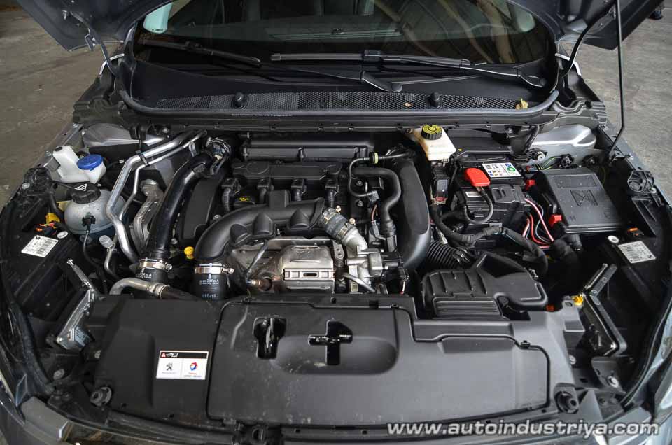 Peugeot 308 1.6 THP engine