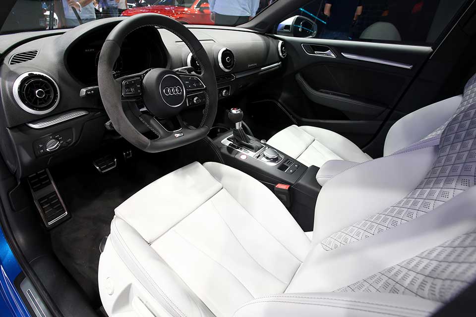 Inside the 2017 Audi RS3