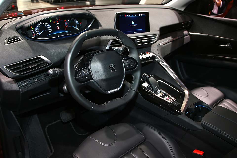 Inside the 2017 Peugeot 3008