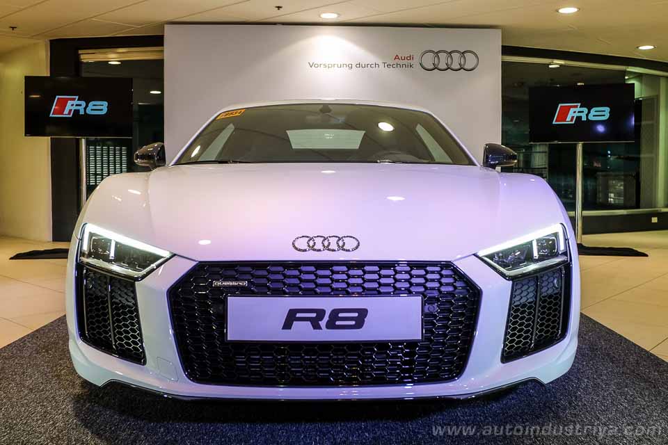Audi R8 V10 Plus front