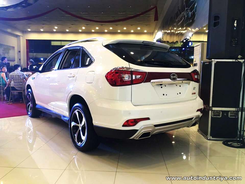 Rear quarter of the BYD S7