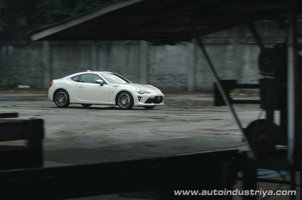 The 2017 Toyota 86 on the move