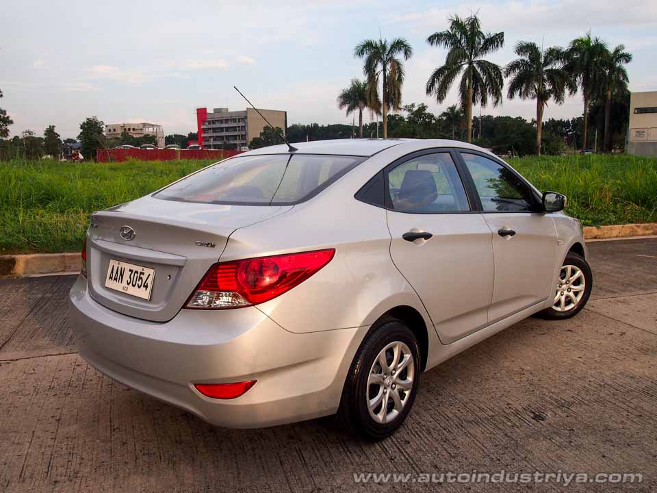 Rear quarter of the 2016 Hyundai Accent 1.6 GL DSL