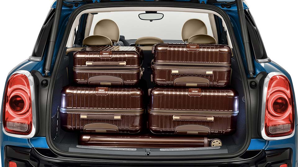 The cargo space inside the 2017 Mini Countryman