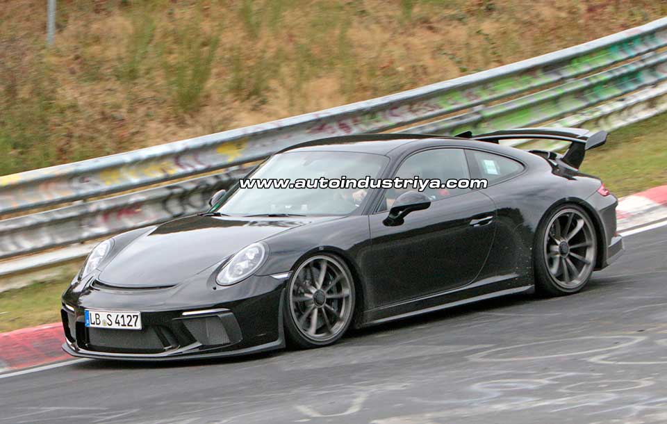 Unmasked Porsche 991.2 GT3 fr qtr