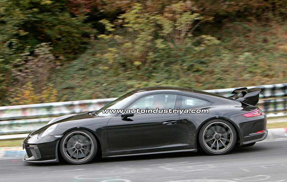 Unmasked Porsche 991.2 GT3 side