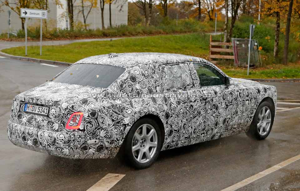Spied: 2018 Rolls-Royce sheds more cover Spied: 2018 Rolls-Royce sheds more cover