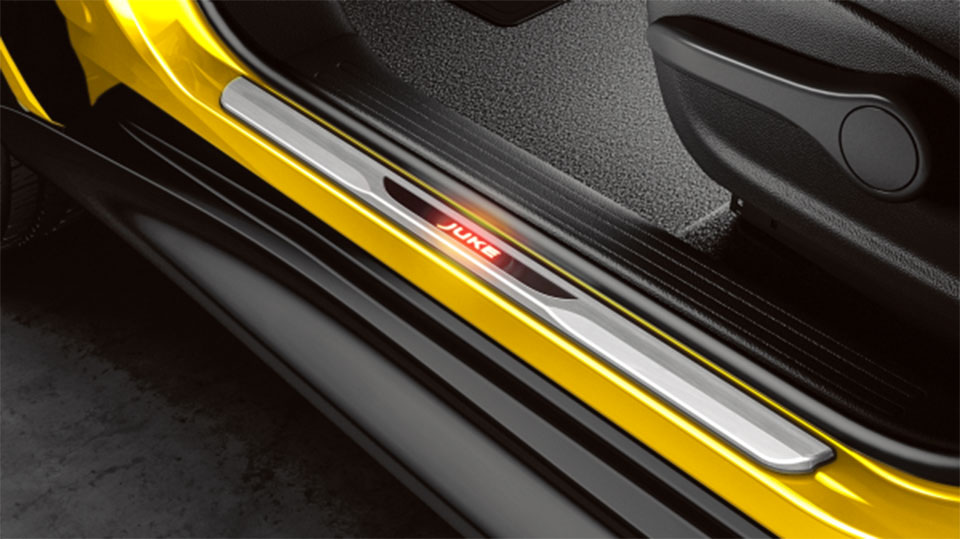 The illuminated door sill plates on the Nissan Juke N-Sport