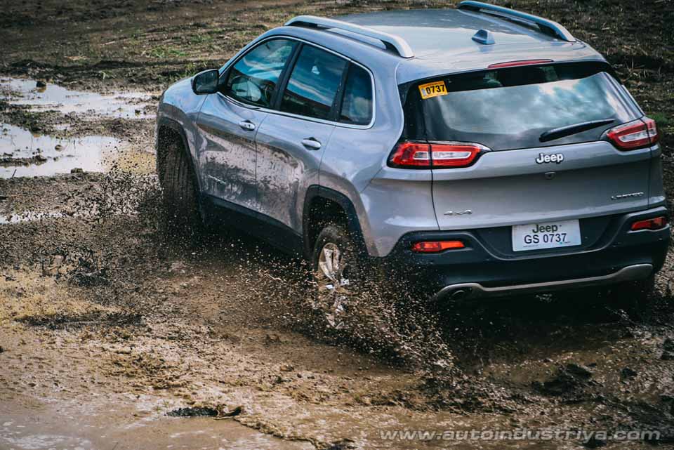 Rear quarter of the 2016 Jeep Cherokee Limited 4x4