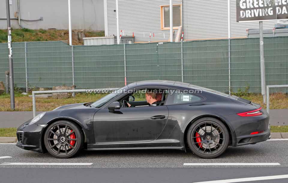 Porsche 911 test mule