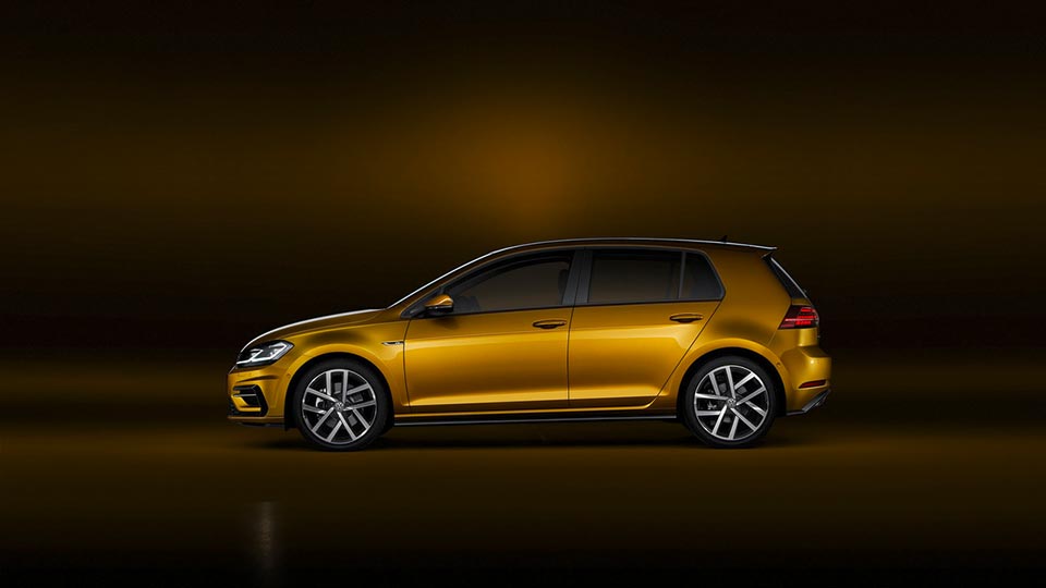 Side profile of the 2017 Volkswagen Golf