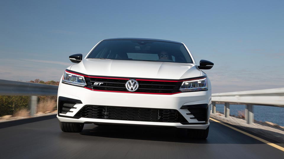 Up close with the Volkwagen Passat GT concept