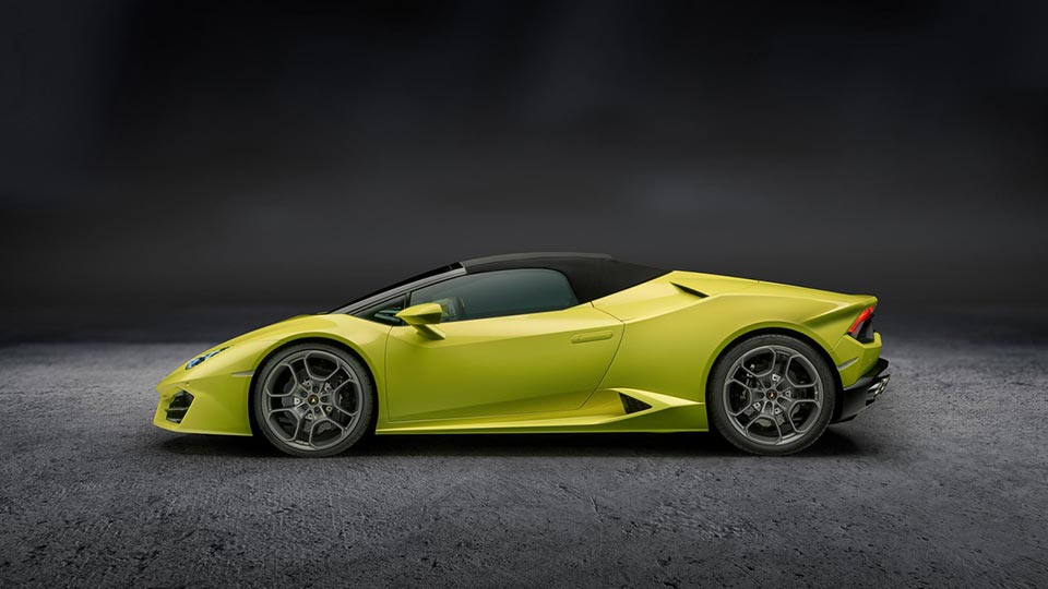 The fabric soft top deployed on the 2017 Lamborghini Huracan
