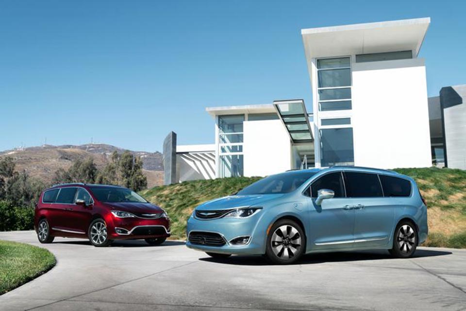 The standard Chrysler Pacifica, alongside the new hybrid model