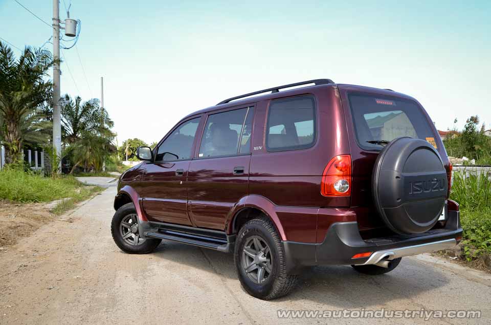 Rear quarter of the 2016 Isuzu Crosswind XUV 
