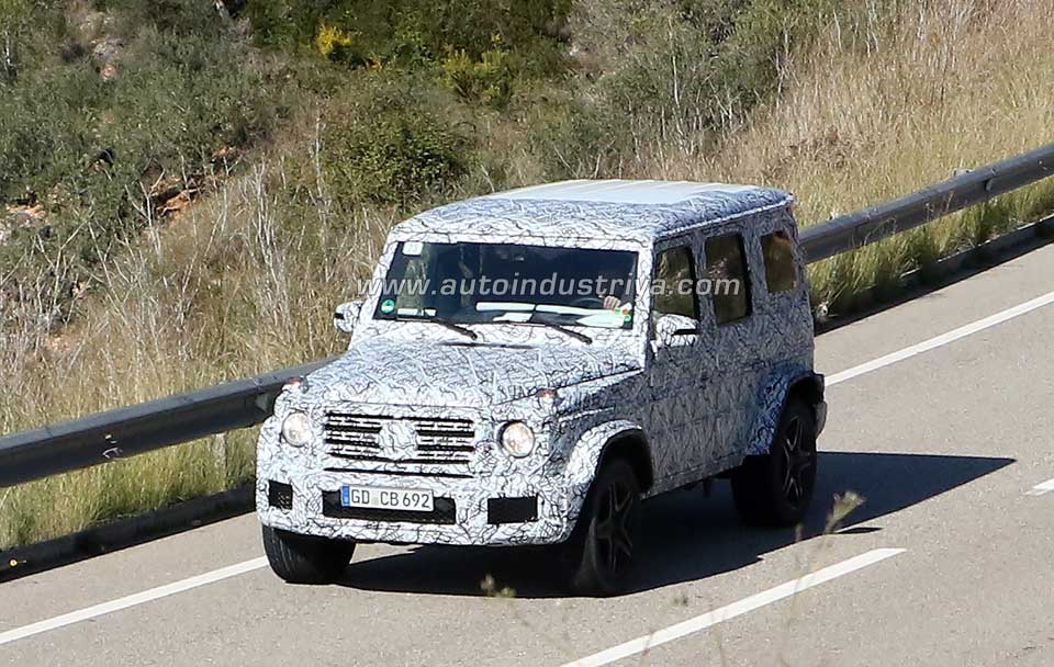 Mercedes-Benz G-Class test fr quarter