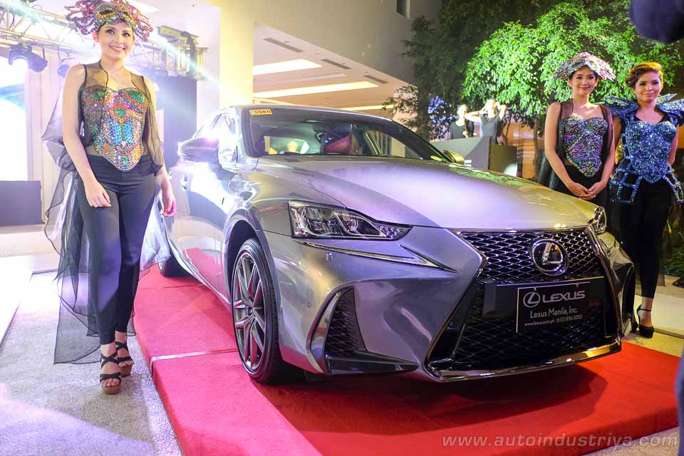 The 2017 Lexus IS 350 F-Sport's front fascia