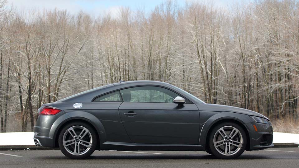 Audi brings quattro all-wheel-drive to TT 2.0 TDI