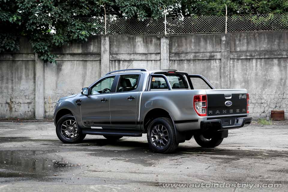 The blacked-out theme of the Ford Ranger FX4