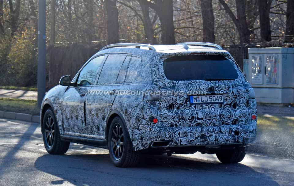 Spied: BMW X7 hits the road