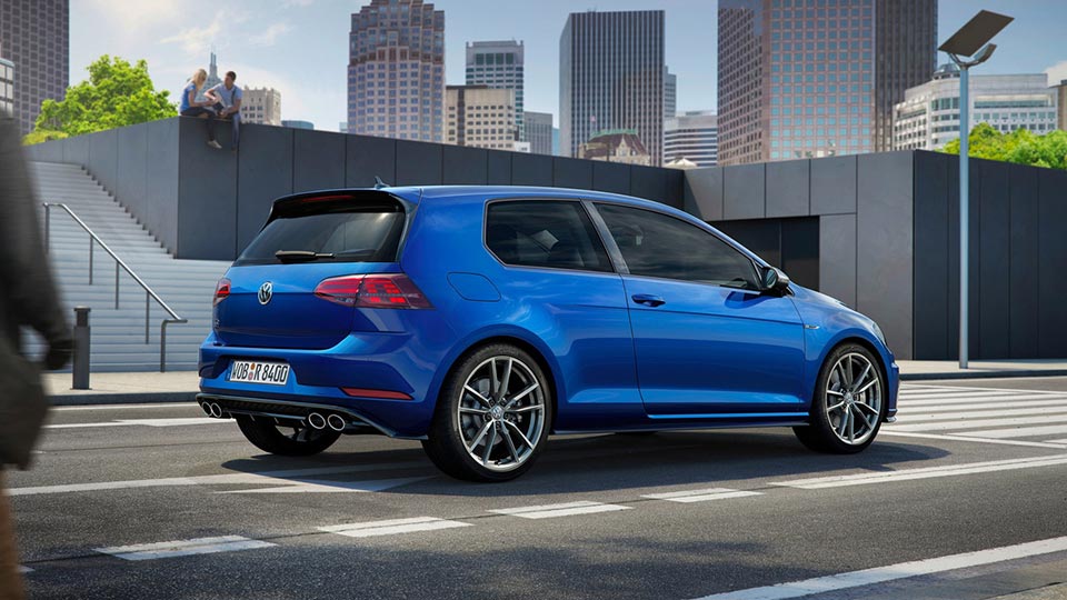 2017 Volkswagen Golf R refresh gets a makeover, new features
