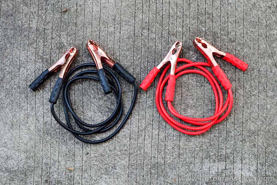 12 Surprisingly Handy Things To Have In Your Car