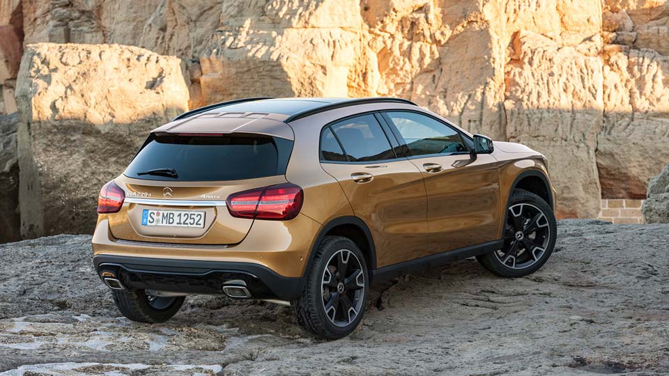 NAIAS 2017: Mercedes-Benz GLA gets mid-cycle update