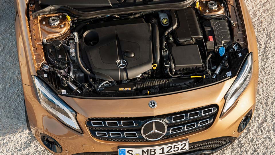 The 2.0-liter turbo inline-four in the 2018 Mercedes-Benz GLA
