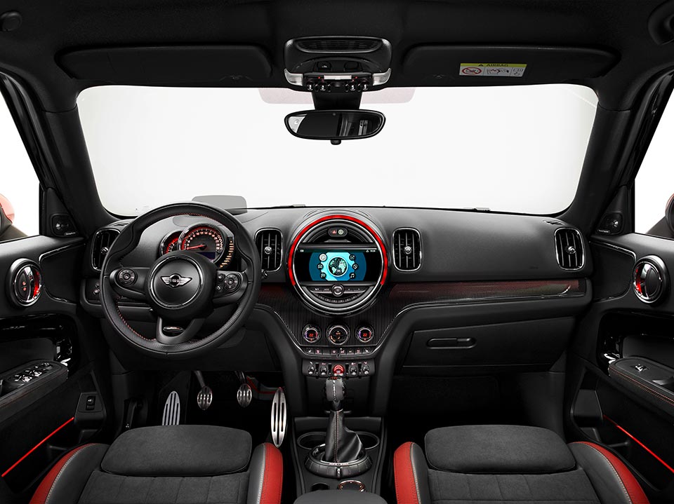 Inside the 2018 Mini Countryman JCW 
