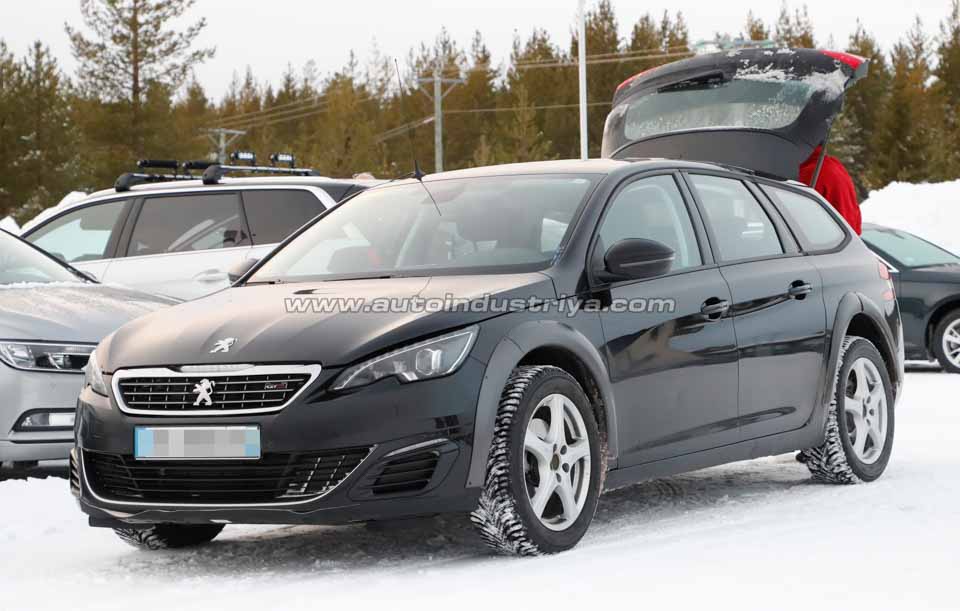 Spied: 2018 Peugeot 508 spotted in test mule guise