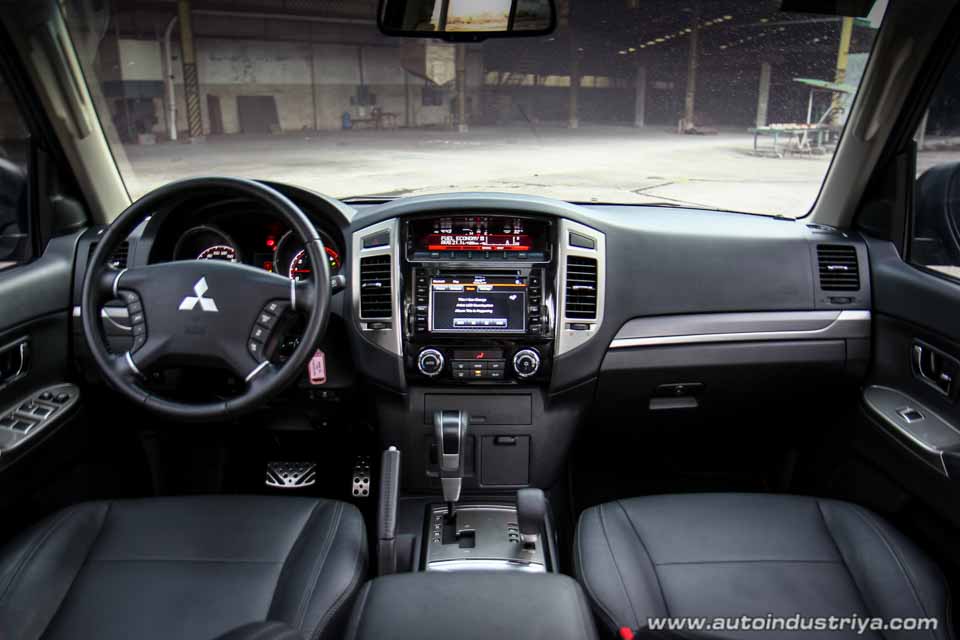 Inside the 2016 Mitsubishi Pajero GLS