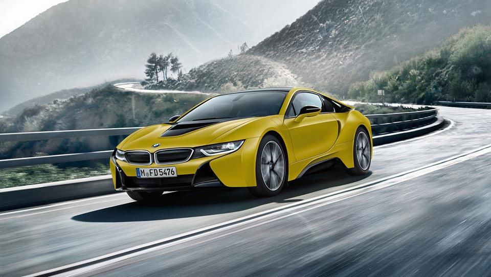 The Protonic Frozen Yellow on the BMW i8