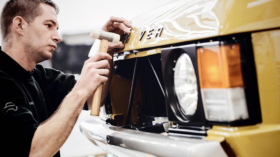 Craftsmen working on the 1978 Range Rover