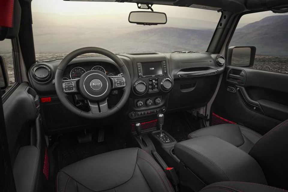 Inside the 2017 Jeep Wrangler Rubicon Recon
