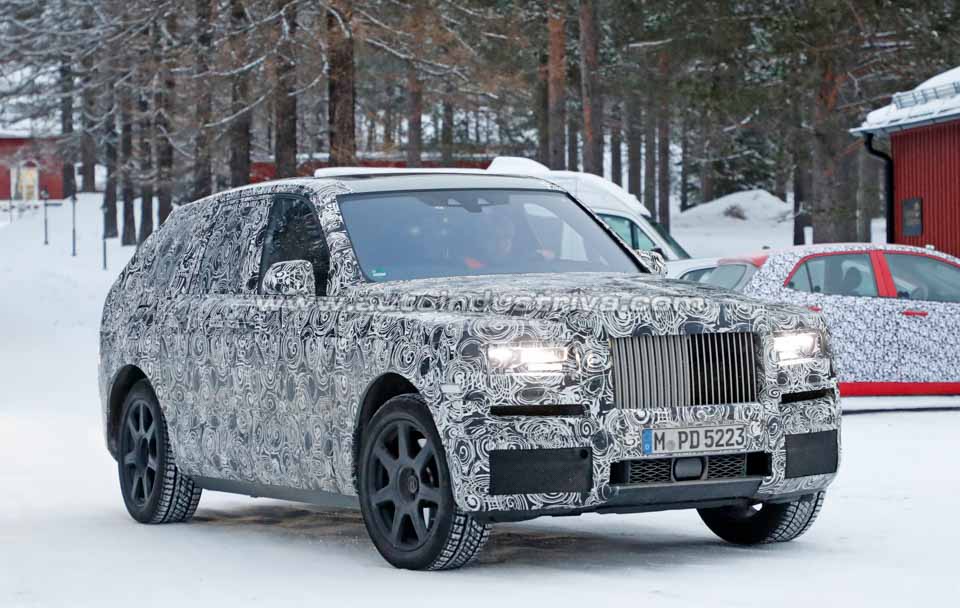 Spied Rolls Royce Cullinan