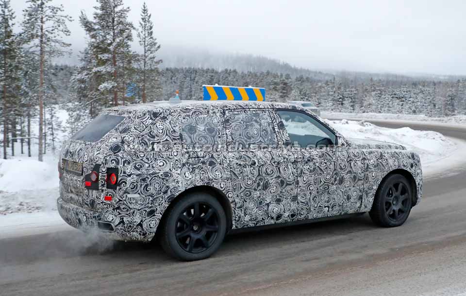 Spied Rolls Royce Cullinan