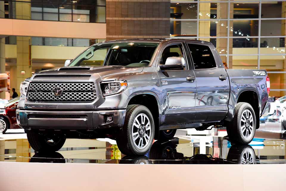 Chicago 2016: Toyota unveils 2018 Tundra, Sequoia in TRD trim