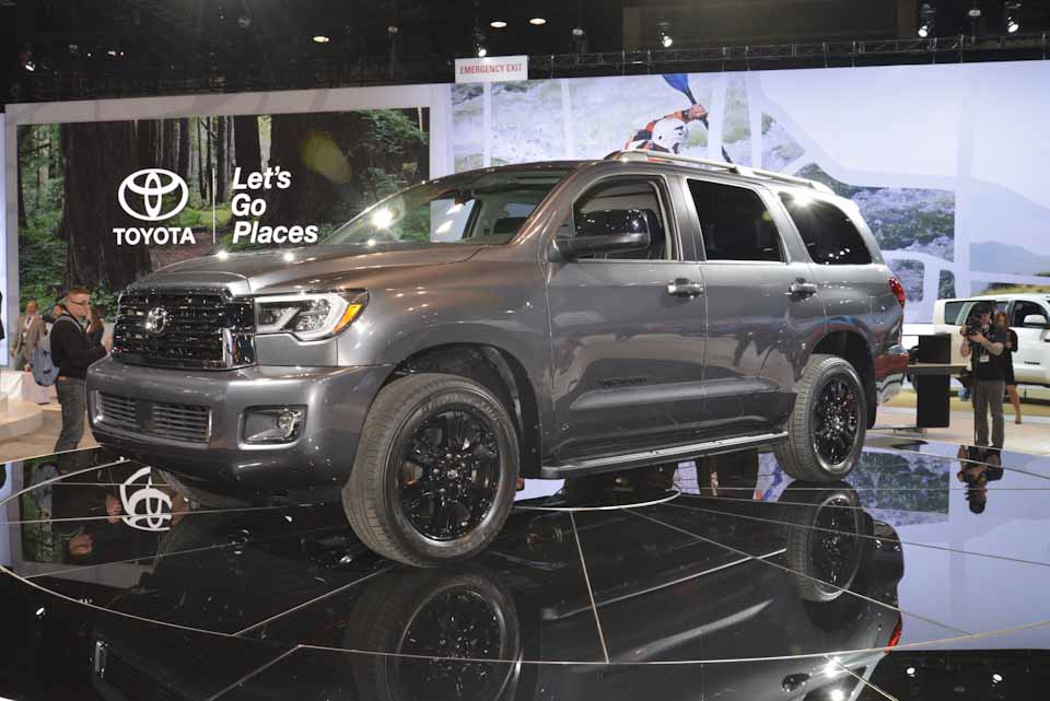 Chicago 2016: Toyota unveils 2018 Tundra, Sequoia in TRD trim