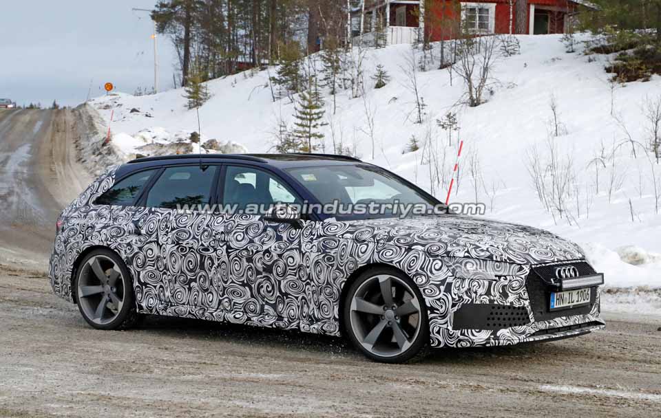 Spied: Next-gen Audi RS4 Avant spotted with production body