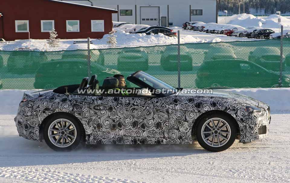 Spied: BMW Z5 prototype seen with its top down